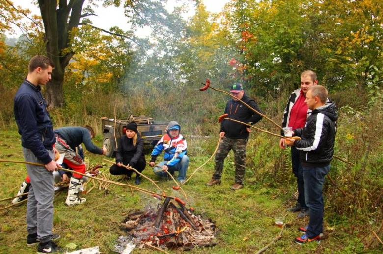 Piknik charytatywny na torze motocrossowym w Ziębicach