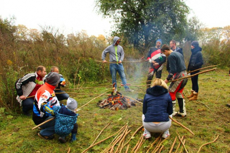 Piknik charytatywny na torze motocrossowym w Ziębicach