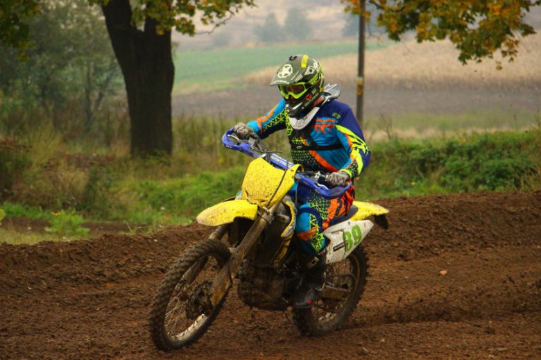 Piknik charytatywny na torze motocrossowym w Ziębicach