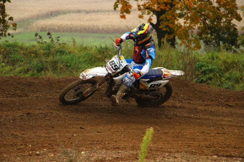 Piknik charytatywny na torze motocrossowym w Ziębicach