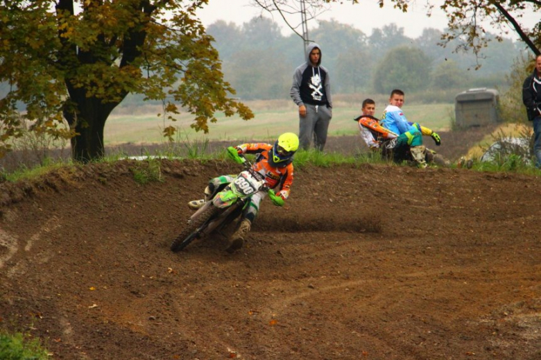 Piknik charytatywny na torze motocrossowym w Ziębicach