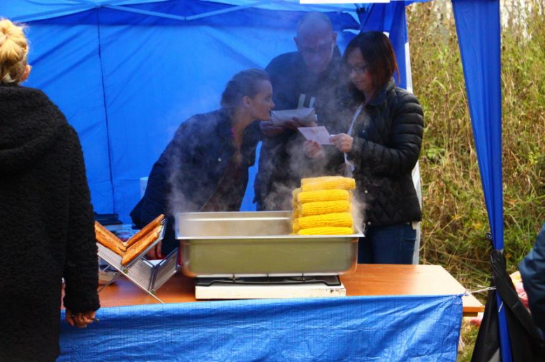 Piknik charytatywny na torze motocrossowym w Ziębicach