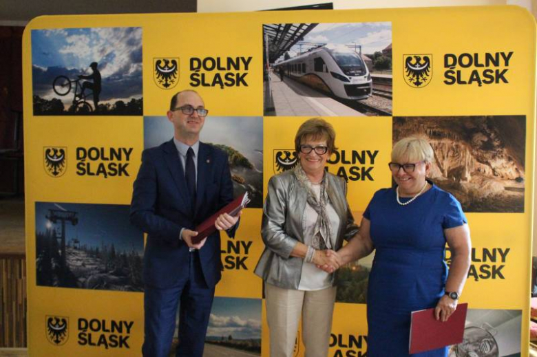 Podpisanie umów w ramach realizacji konkursu „Odnowa Wsi Dolnośląskiej 2017"