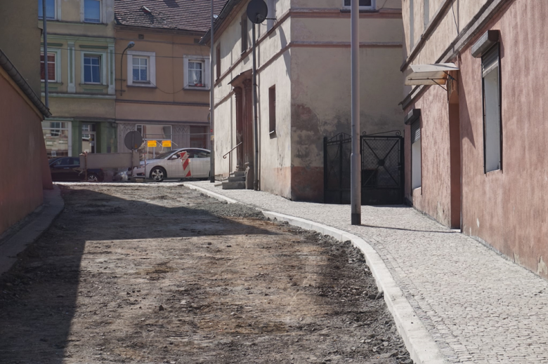 Trwają prace nad przebudową ul. Wiejskiej w Złotym Stoku