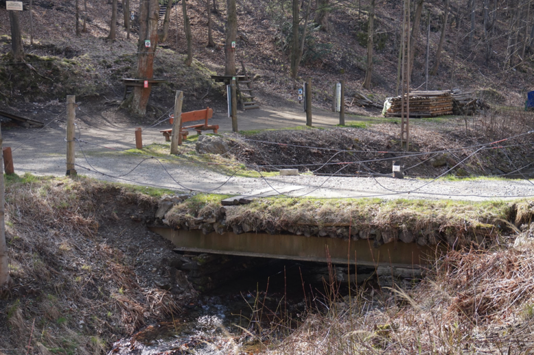 Podpisano umowę z wykonawcą na realizację zadania inwestycyjnego pn.: „Modernizacja infrastruktury drogowej i terenów zieleni w Złotym Stoku”
