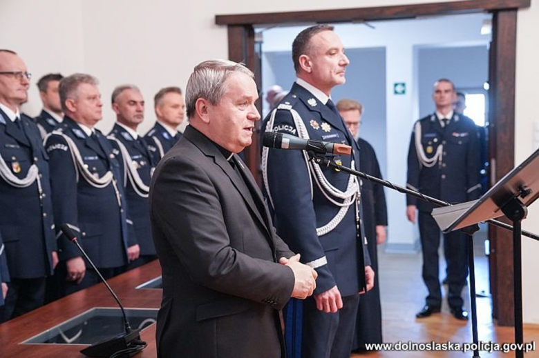 Nowi dolnośląscy policjanci wypowiedzieli słowa roty ślubowania