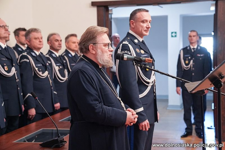 Nowi dolnośląscy policjanci wypowiedzieli słowa roty ślubowania