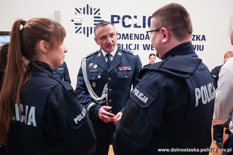 Nowi dolnośląscy policjanci wypowiedzieli słowa roty ślubowania