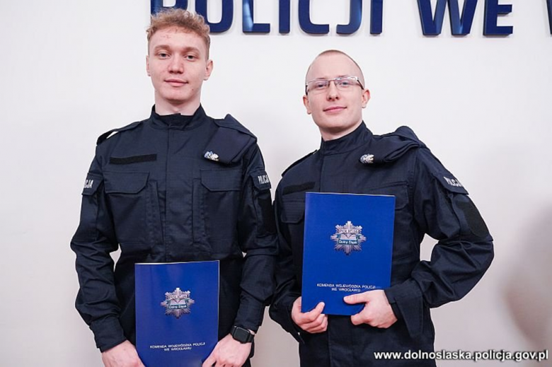 Nowi dolnośląscy policjanci wypowiedzieli słowa roty ślubowania