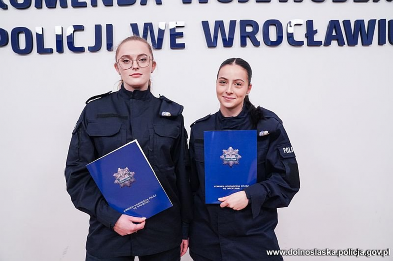 Nowi dolnośląscy policjanci wypowiedzieli słowa roty ślubowania