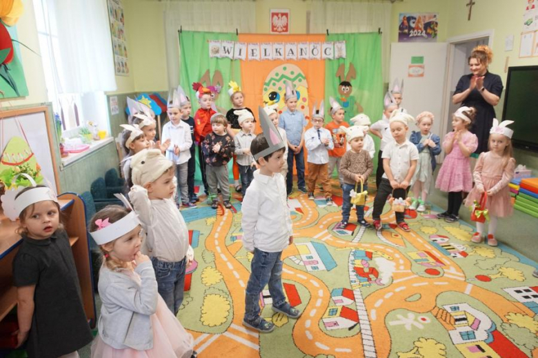  „Wielkanocny Zajączek” odwiedził Przedszkole  „Zielona Dolina” w Mąkolnie