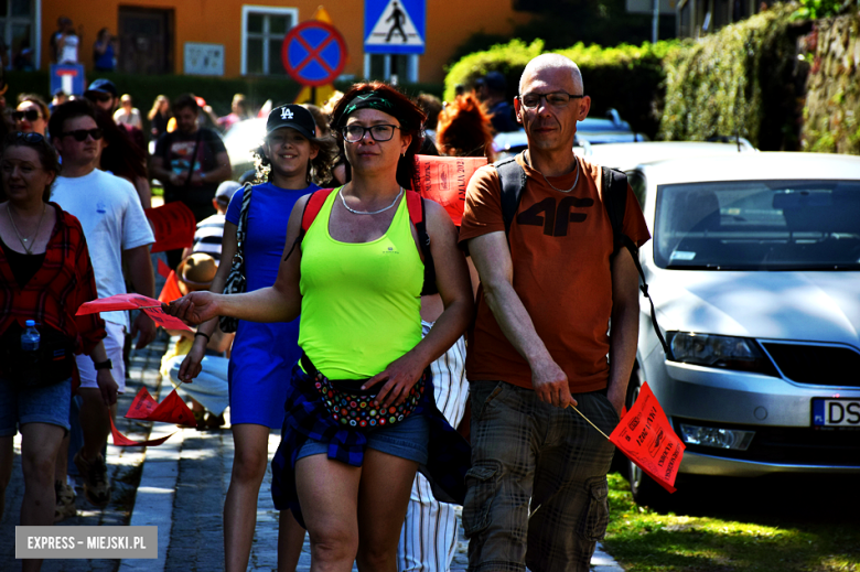 Lud pracujący świętuje. Pierwszomajowy pochód w Srebrnej Górze [foto]