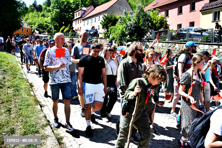 Lud pracujący świętuje. Pierwszomajowy pochód w Srebrnej Górze [foto]