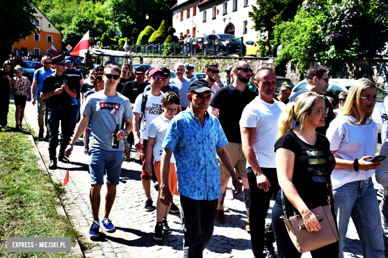 Lud pracujący świętuje. Pierwszomajowy pochód w Srebrnej Górze [foto]