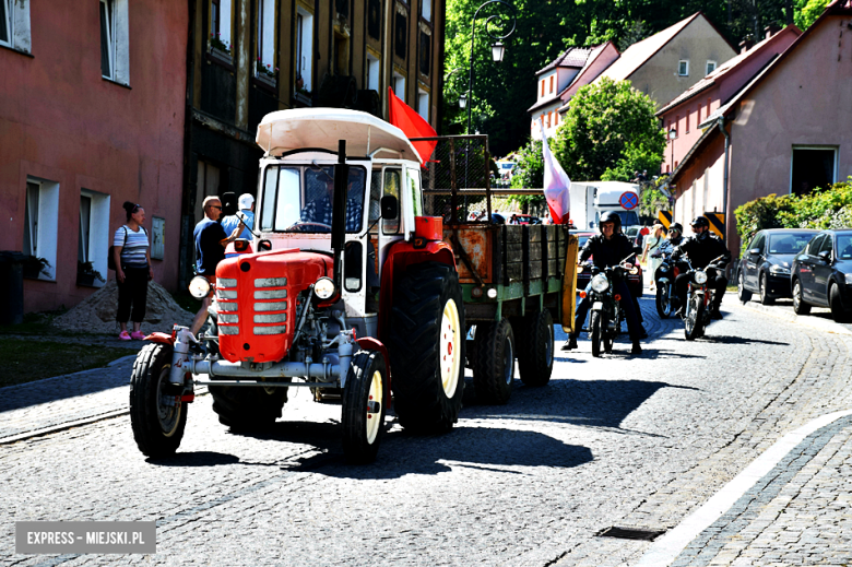 Lud pracujący świętuje. Pierwszomajowy pochód w Srebrnej Górze [foto]