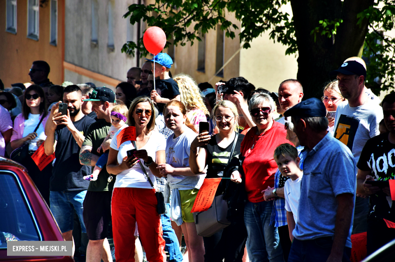 Lud pracujący świętuje. Pierwszomajowy pochód w Srebrnej Górze [foto]