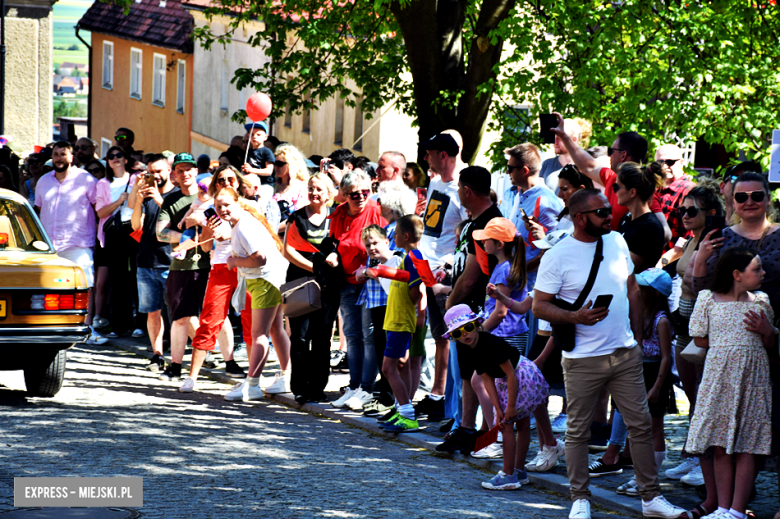 Lud pracujący świętuje. Pierwszomajowy pochód w Srebrnej Górze [foto]