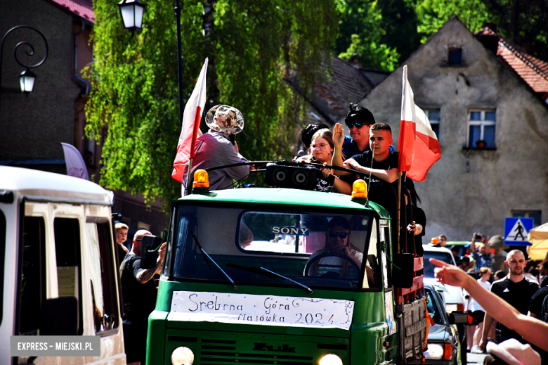 Lud pracujący świętuje. Pierwszomajowy pochód w Srebrnej Górze [foto]