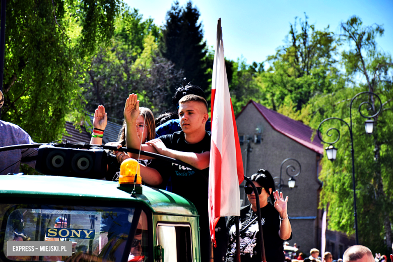 Lud pracujący świętuje. Pierwszomajowy pochód w Srebrnej Górze [foto]