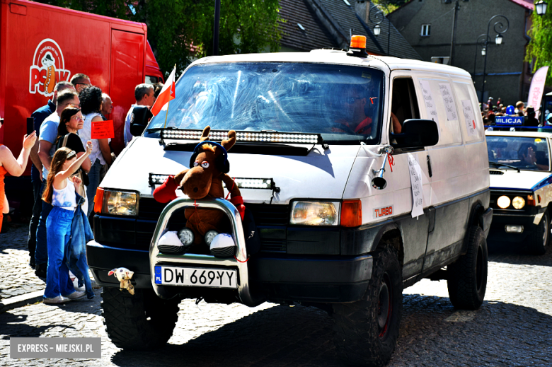 Lud pracujący świętuje. Pierwszomajowy pochód w Srebrnej Górze [foto]