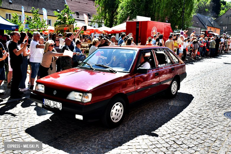 Lud pracujący świętuje. Pierwszomajowy pochód w Srebrnej Górze [foto]