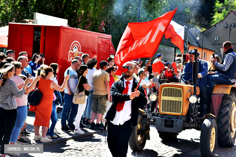 Lud pracujący świętuje. Pierwszomajowy pochód w Srebrnej Górze [foto]