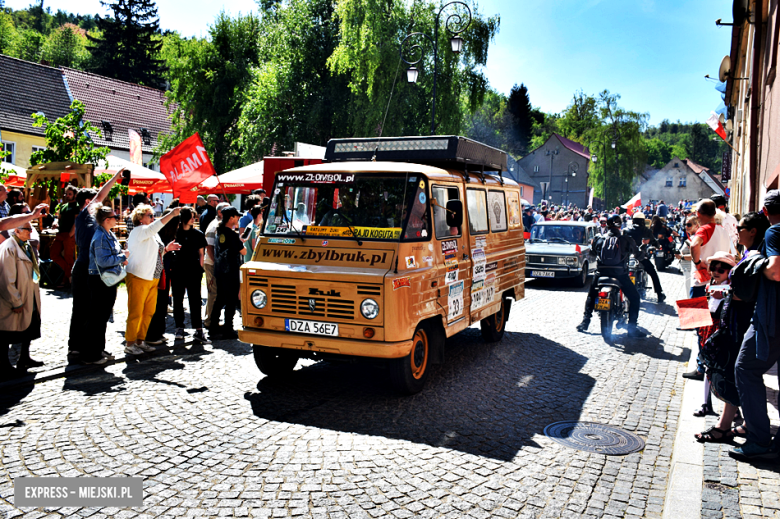 Lud pracujący świętuje. Pierwszomajowy pochód w Srebrnej Górze [foto]