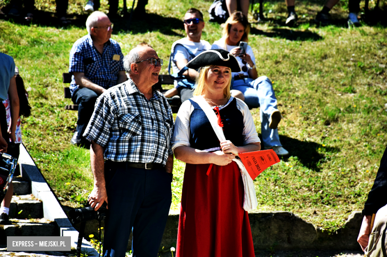 Lud pracujący świętuje. Pierwszomajowy pochód w Srebrnej Górze [foto]