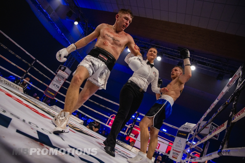 MB Boxing Night 22: Damian Gurtatowski - Bartłomiej Wańczyk