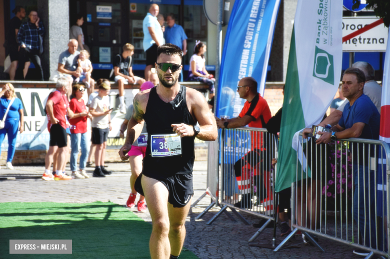 Obcokrajowcy zdominowali 11. edycję Ząbkowickiej Dychy. Na starcie blisko 500 osób [foto]