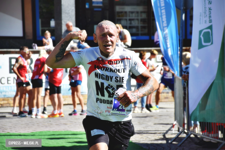 Obcokrajowcy zdominowali 11. edycję Ząbkowickiej Dychy. Na starcie blisko 500 osób [foto]