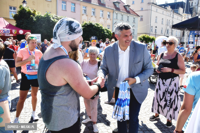	Obcokrajowcy zdominowali 11. edycję Ząbkowickiej Dychy. Na starcie blisko 500 osób [foto]