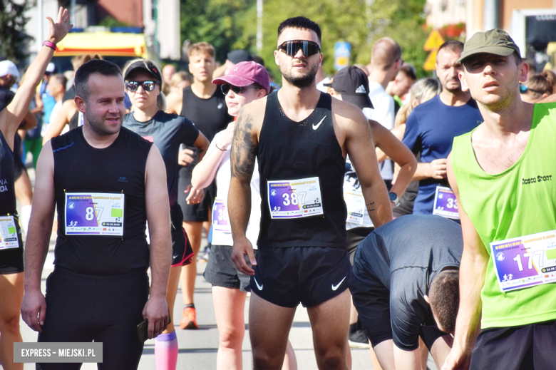 	Obcokrajowcy zdominowali 11. edycję Ząbkowickiej Dychy. Na starcie blisko 500 osób [foto]