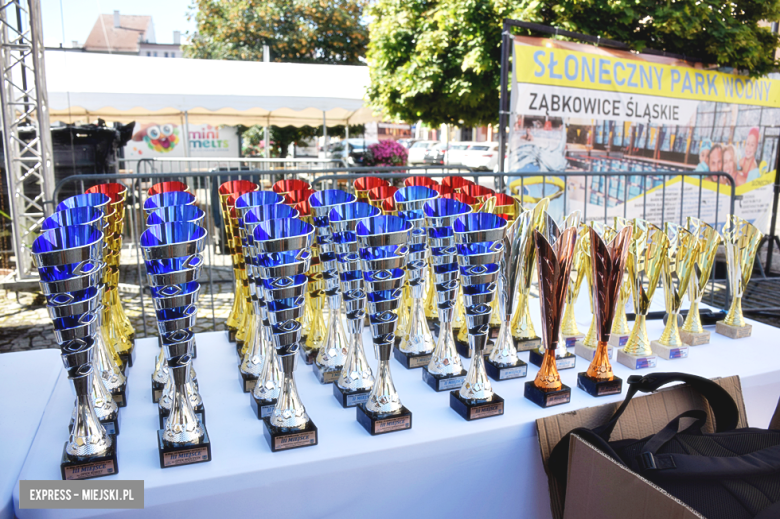 	Obcokrajowcy zdominowali 11. edycję Ząbkowickiej Dychy. Na starcie blisko 500 osób [foto]