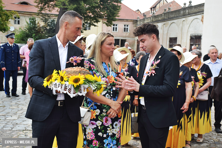 Rolnicy świętowali w Henrykowie. Znamy sołectwo z najładniejszym wieńcem i zasłużonych rolników