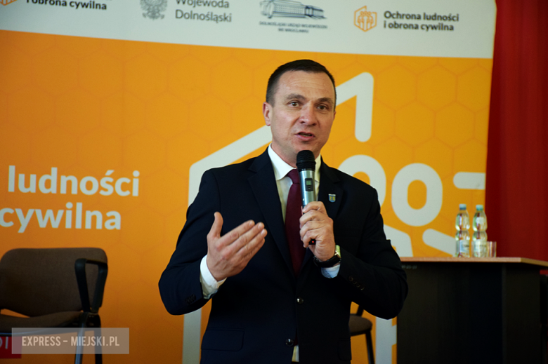 Wojewoda, samorządowcy i przedstawiciele służb o ochronie ludności i obronie cywilnej 