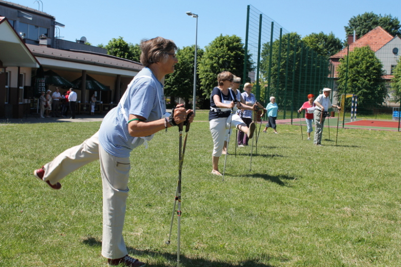 Zawody nordic-walking w Ząbkowicach Śląskich zorganizowane przez ZUTW