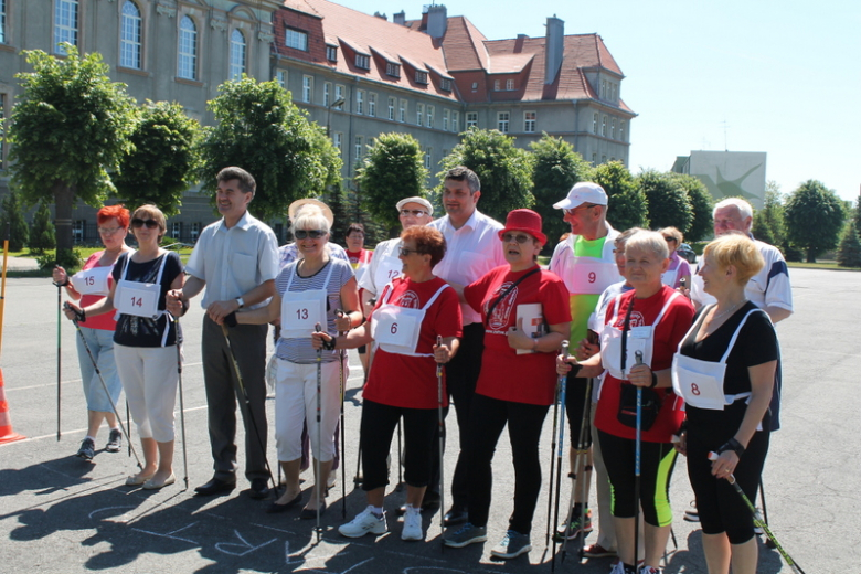 Zawody nordic-walking w Ząbkowicach Śląskich zorganizowane przez ZUTW