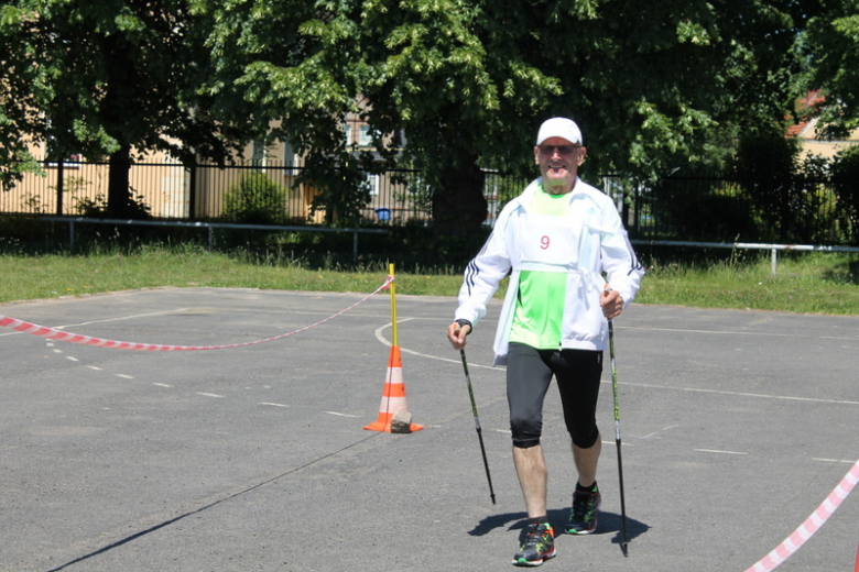 Zawody nordic-walking w Ząbkowicach Śląskich zorganizowane przez ZUTW