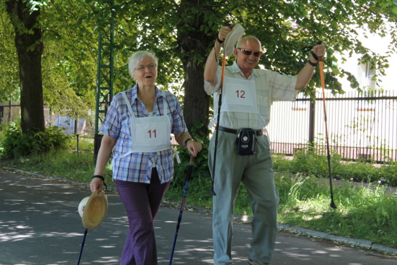 Zawody nordic-walking w Ząbkowicach Śląskich zorganizowane przez ZUTW