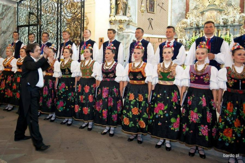 Koncert Zespołu Pieśni i Tańca „Śląsk” w bardzkiej bazylice