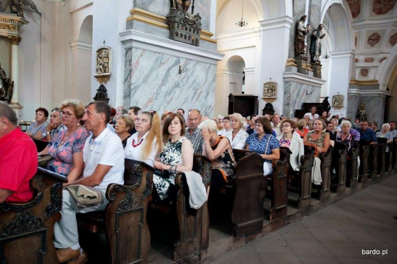 Koncert Zespołu Pieśni i Tańca „Śląsk” w bardzkiej bazylice