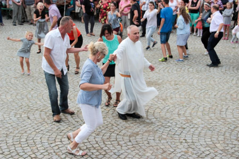 I Piknik Parafialny w Kamieńcu Ząbkowickim