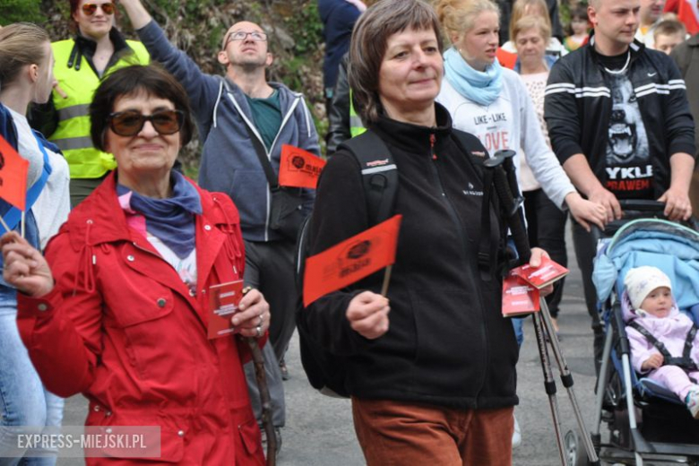 Pierwszomajowy pochód w Srebrnej Górze