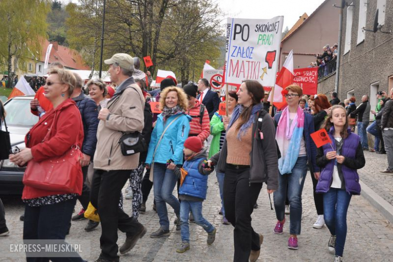 Pierwszomajowy pochód w Srebrnej Górze