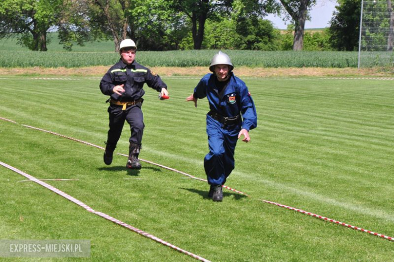 Strażacy z Braszowic okazali się najlepsi w zawodach sportowo-pożarniczych zorganizowanych na boisku w Stolcu