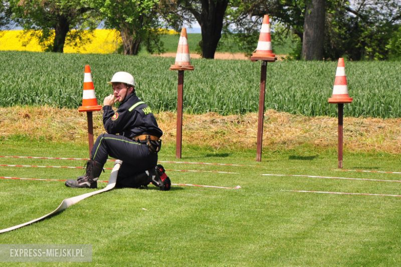 Strażacy z Braszowic okazali się najlepsi w zawodach sportowo-pożarniczych zorganizowanych na boisku w Stolcu