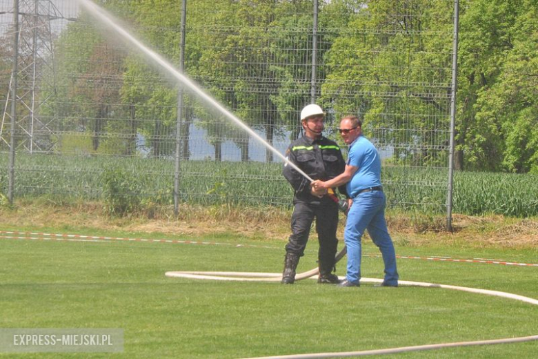 Strażacy z Braszowic okazali się najlepsi w zawodach sportowo-pożarniczych zorganizowanych na boisku w Stolcu
