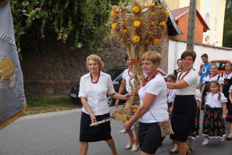 Dożynki gminne w Mąkolnie