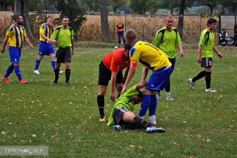 A - klasa: Cis Brzeźnica 3:1 (3:1) Inter Ożary